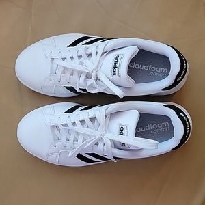 Womens White Adidas Sneakers. Size 9